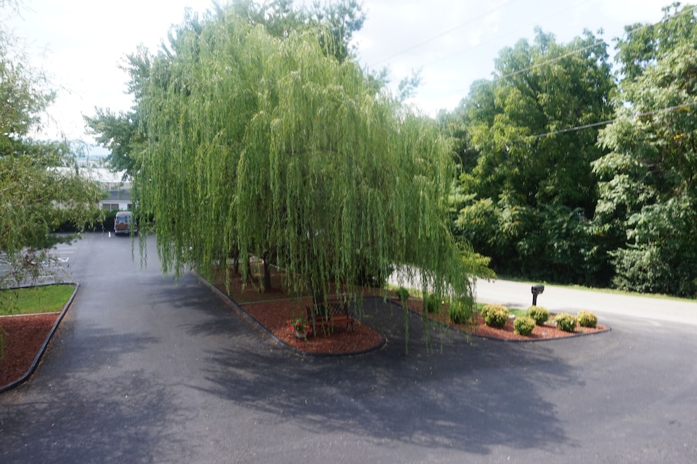 Affordable Corporate Suites of Overland Drive 60/65