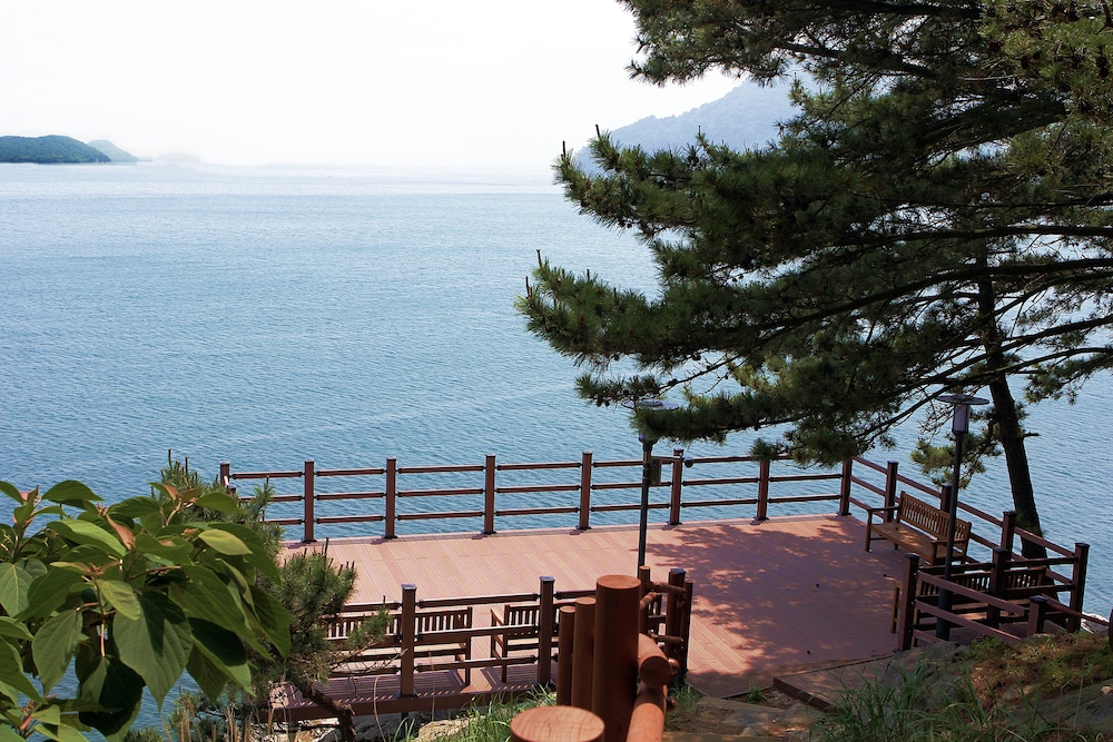 Hotel Riviera Geoje 56/61