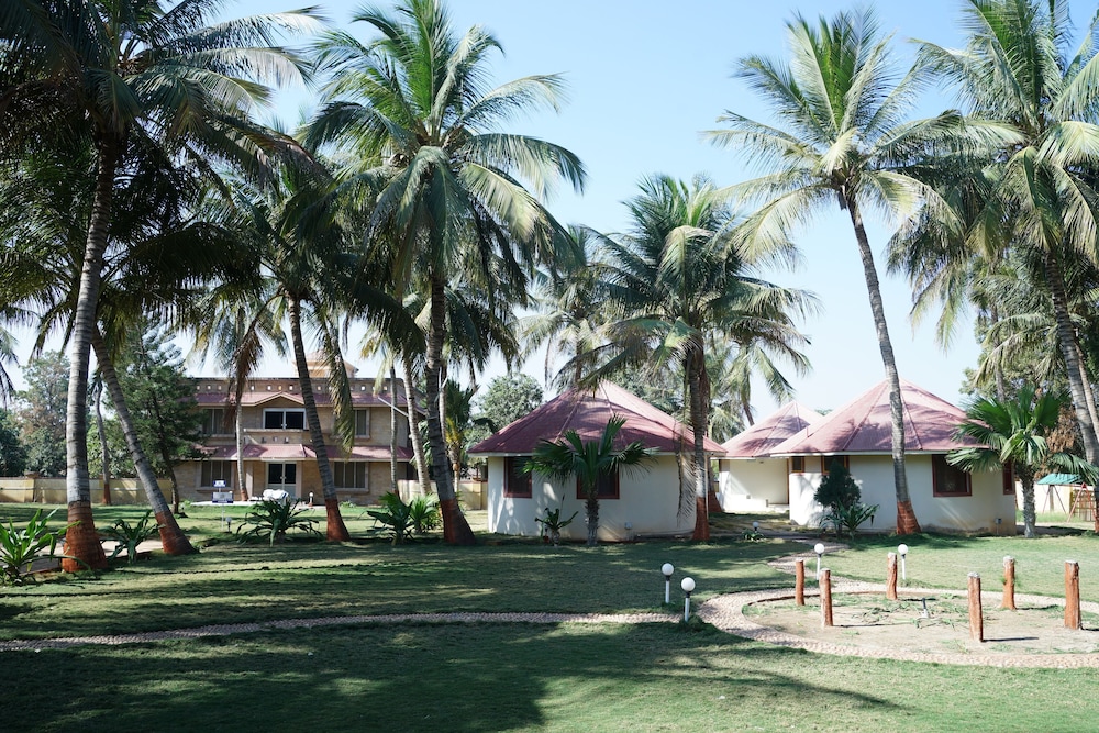 Stay Guru Resort Farm Villa 40/50