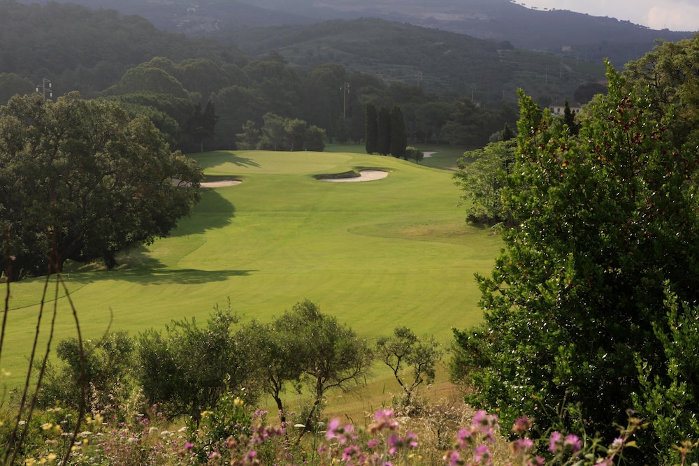 Elba Golf Apartments 50/62