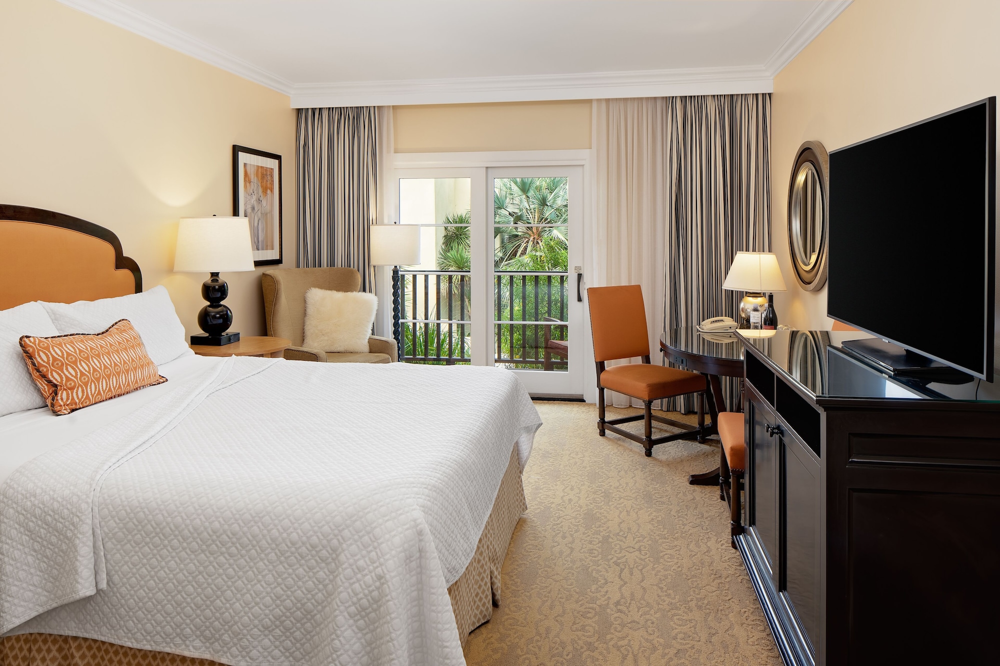 Estate, Suite, King Bed, Accessible