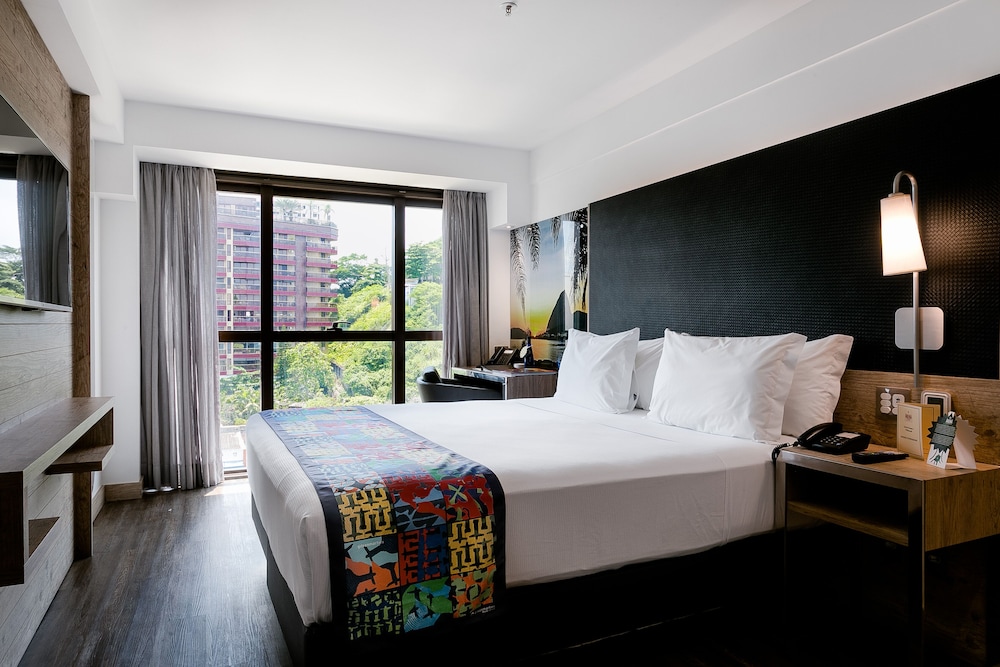 DELUXE, DOUBLE BED