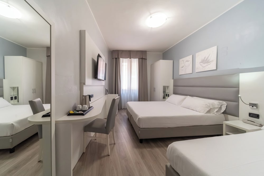 Hotel University 17/66