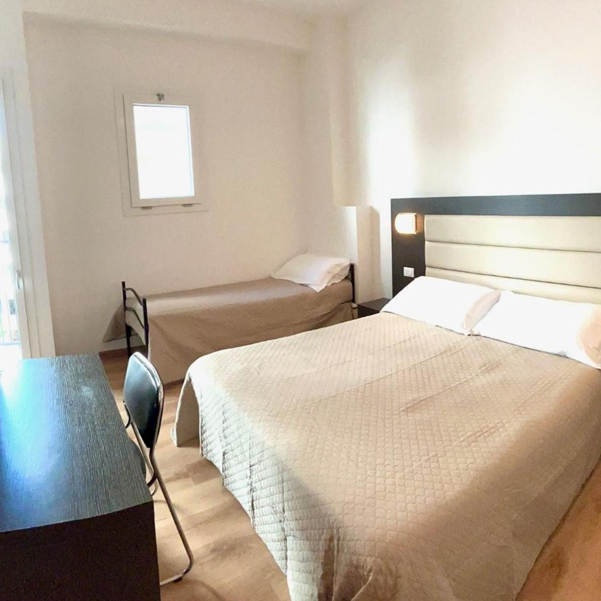 Hotel Niagara 12/48