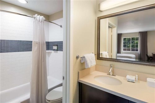 2 Bedrooms, Suite, 2 Double Beds