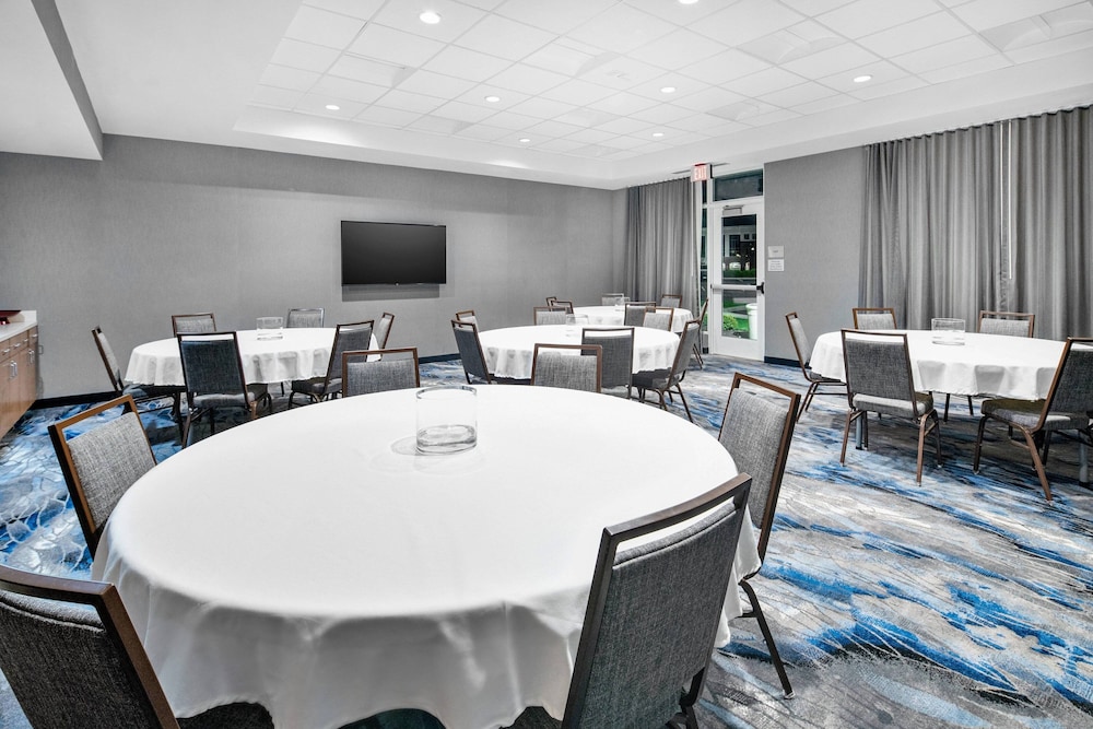 Fairfield Inn & Suites by Marriott Columbus New Albany 37/47
