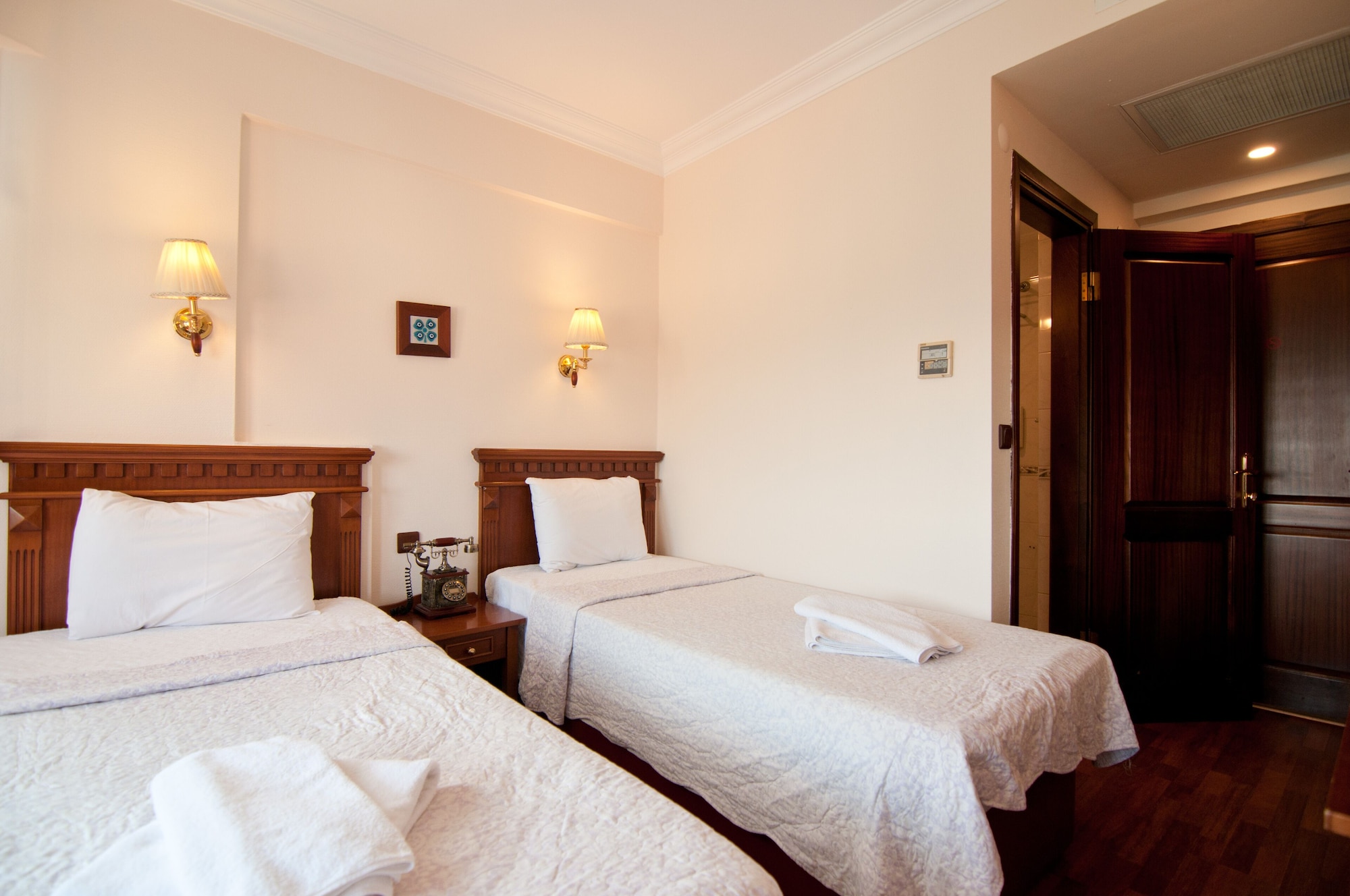 ECONOMY, DOUBLE BED