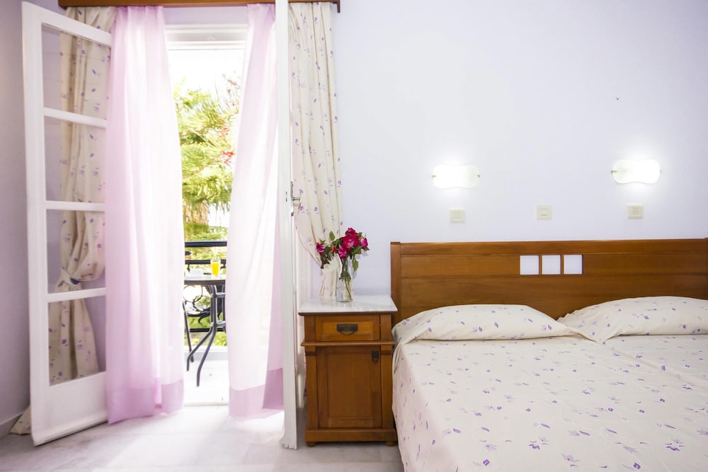 Naxos Holidays 15/64