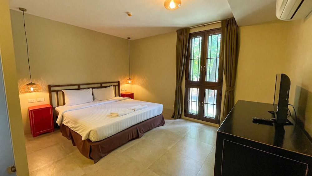 STANDARD, KING BED