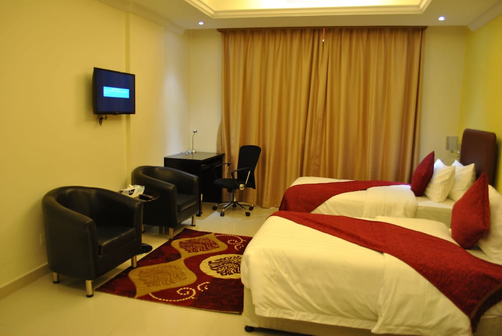 MIRAGE HOTEL AL AQAH 7/35