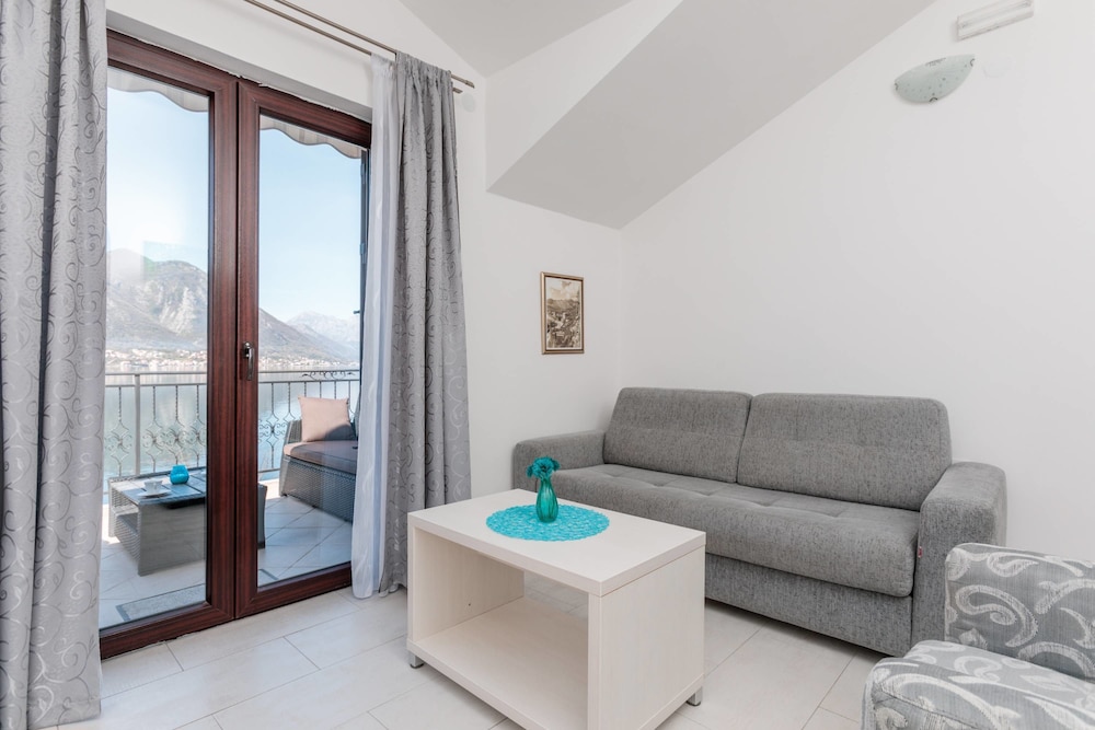 Apartments Miramar 18/48