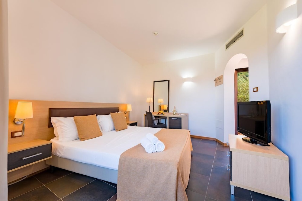 Room, Double Bed