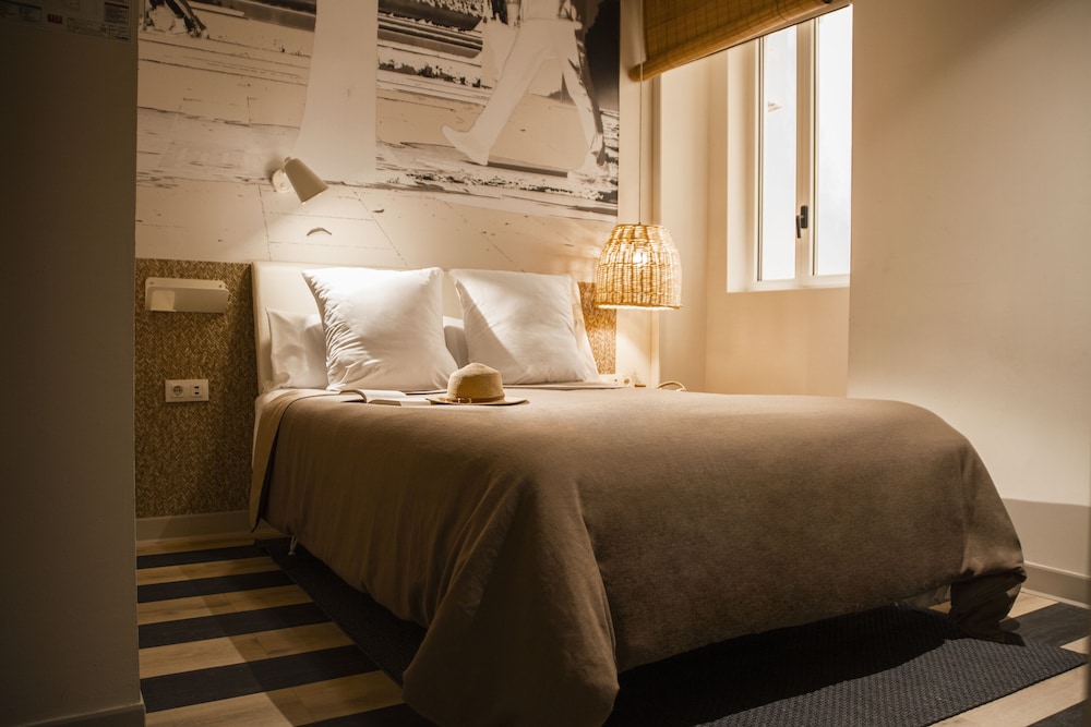 room Select Tetuan 50/50