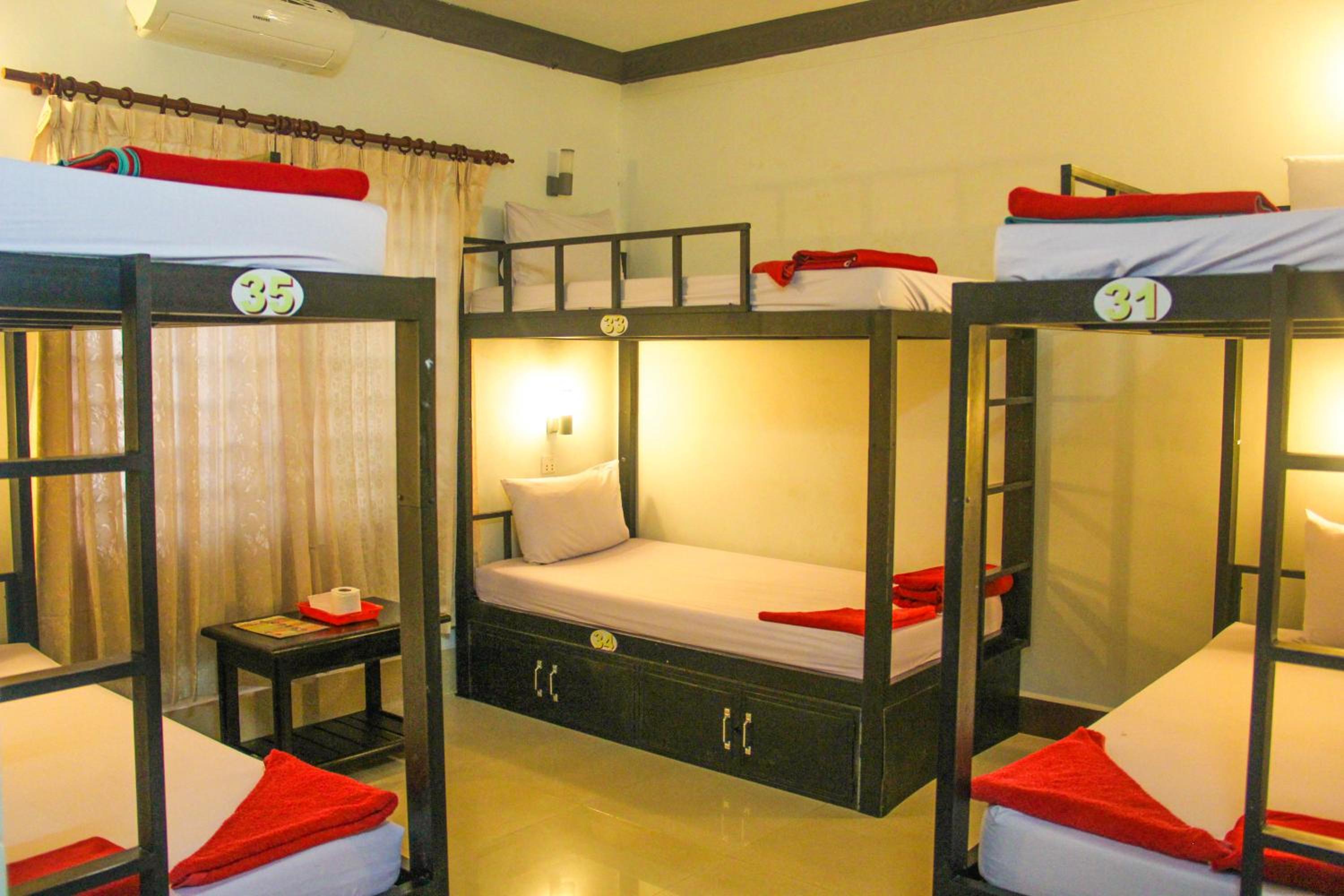 Mixed Dorm, 6 Beds, with Fan