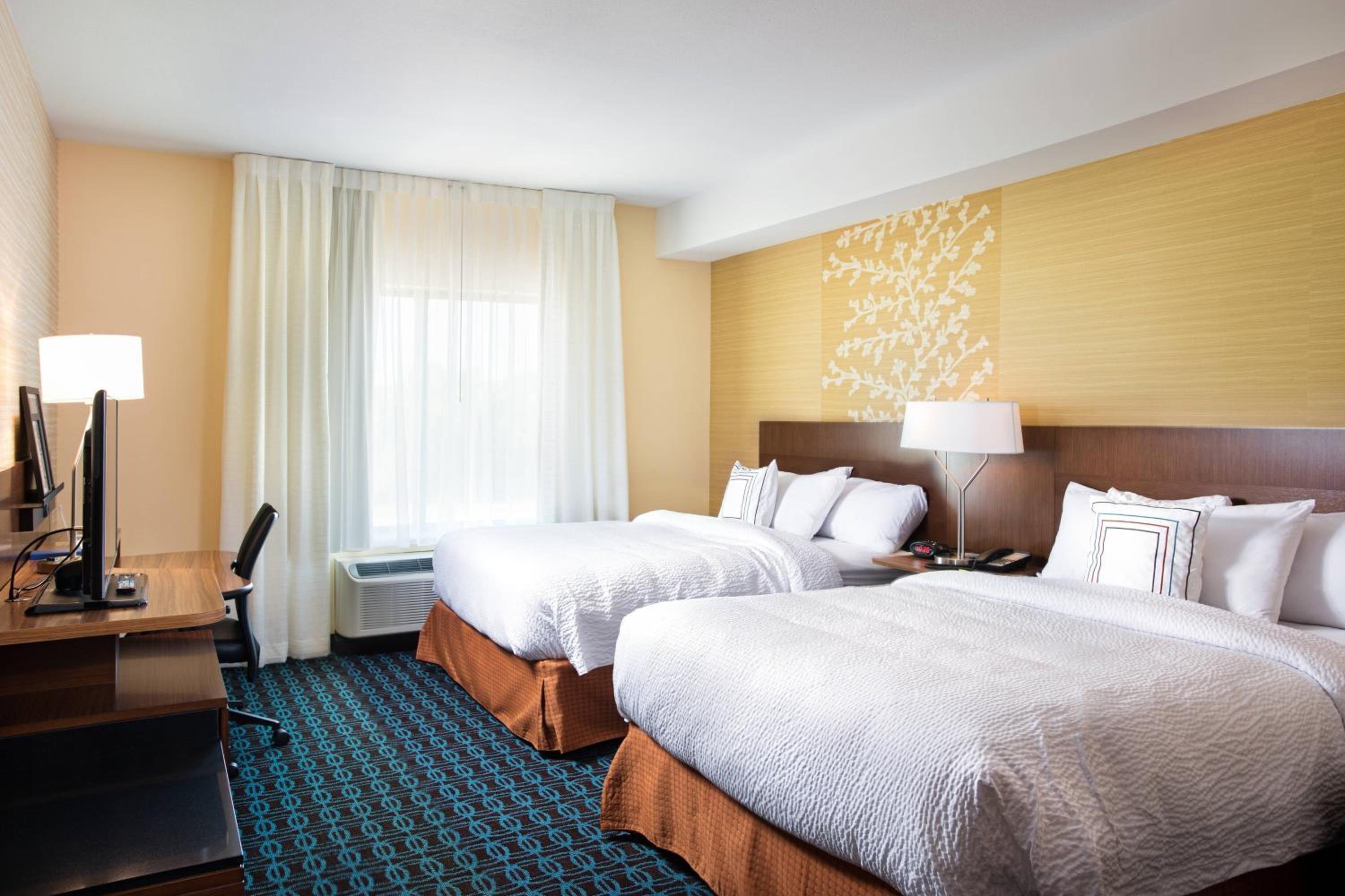 Room at Fairfield Inn Suites Rochester Mayo Clinic Area St Marys, ROCHESTER - MN