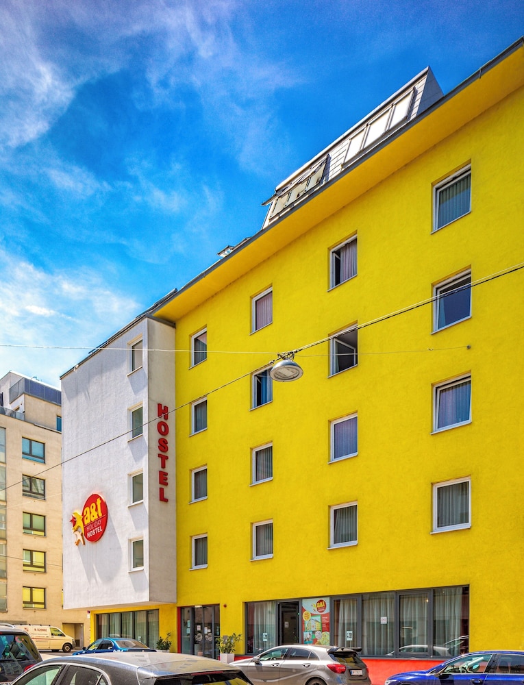 A T Holiday Hostel Wien 1/77