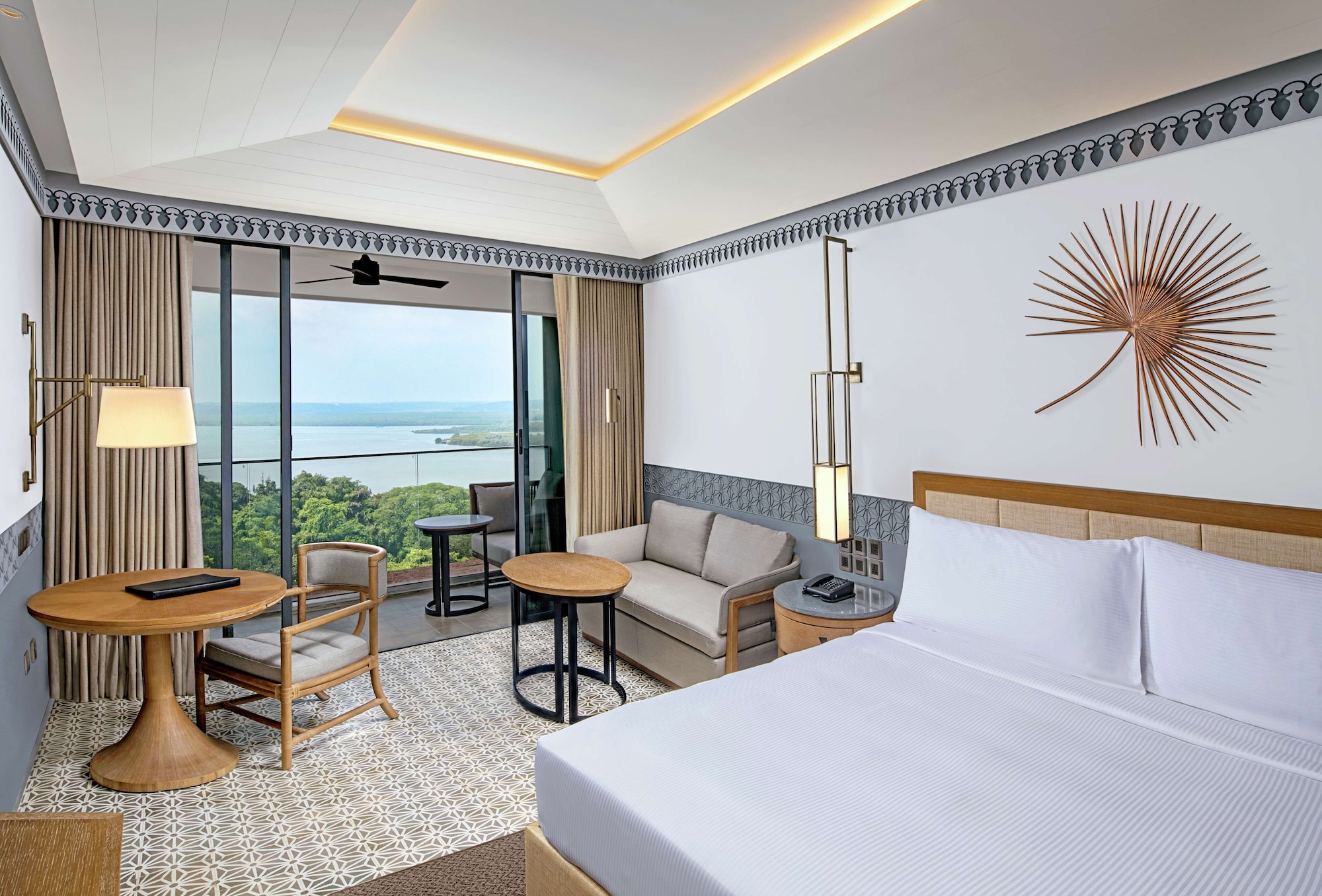 EXECUTIVE, KING BED, RIVER VIEW, BALCONY