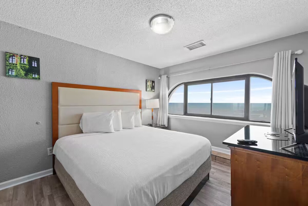 Capital O Sunset Waves Hotel Myrtle Beach Oceanfront 35/63