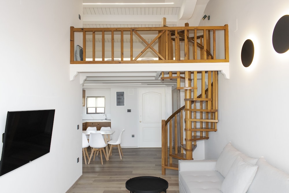 Elina Hotel Apartments 25/79