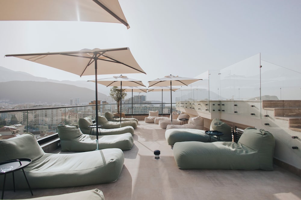 Infinity Hotel & More 35/49