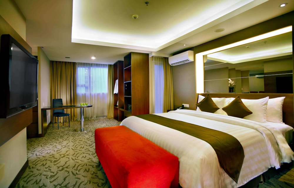Aston Pluit Hotel and Residence 22/66