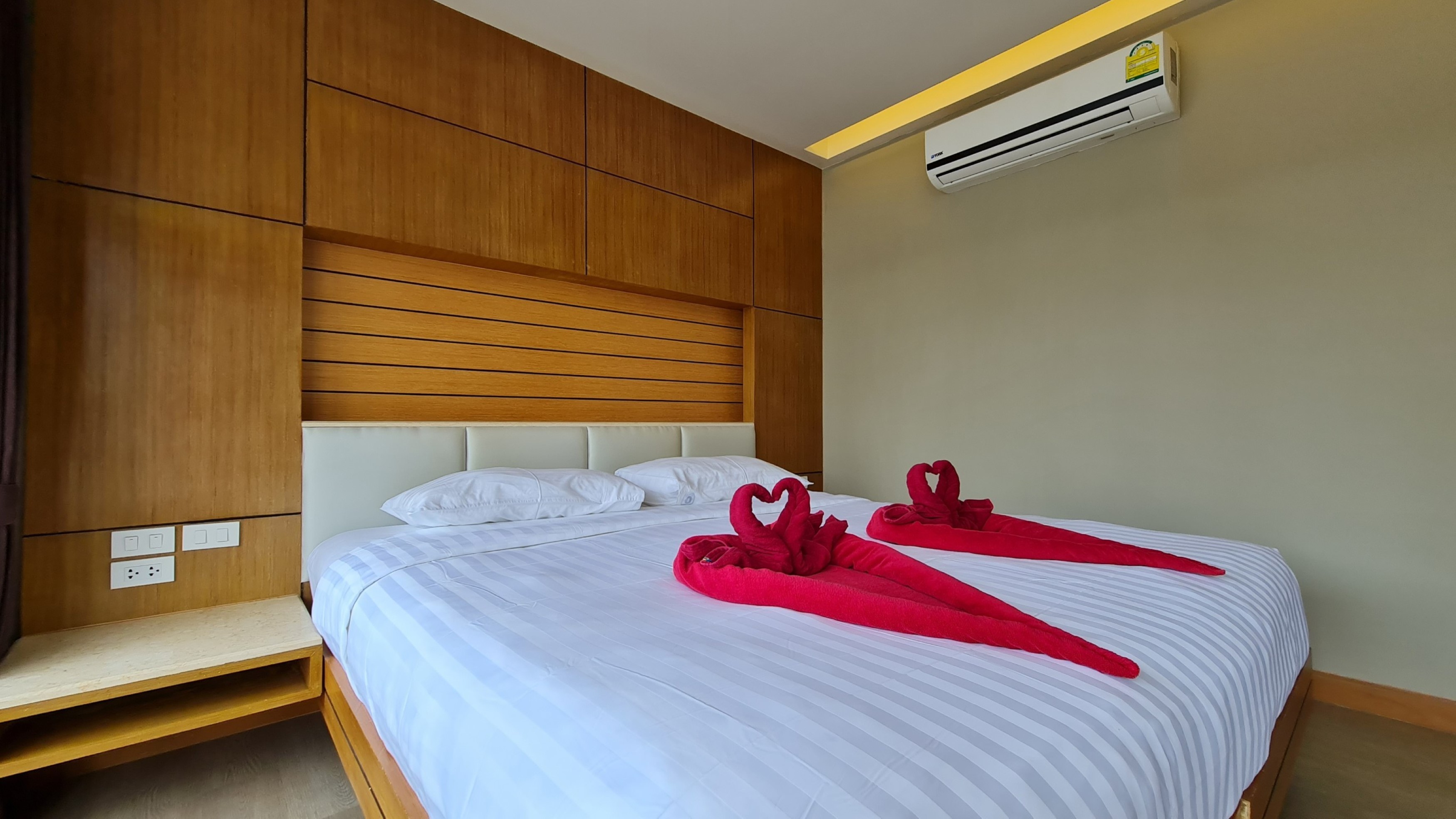 Room Actually 13/38