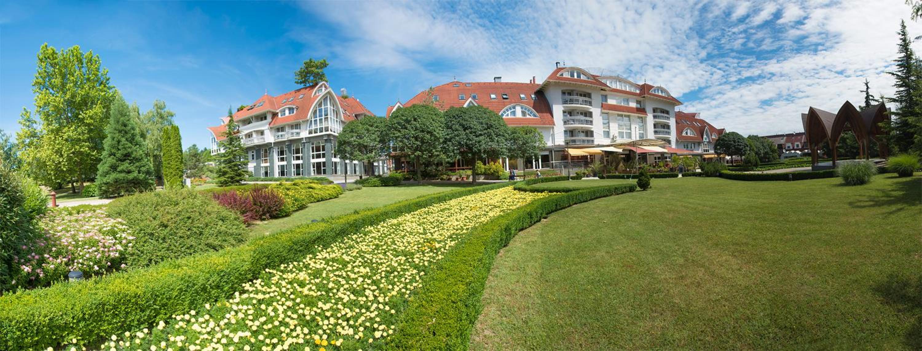 MENDAN MAGIC SPA & WELLNESS HOTEL 52/56