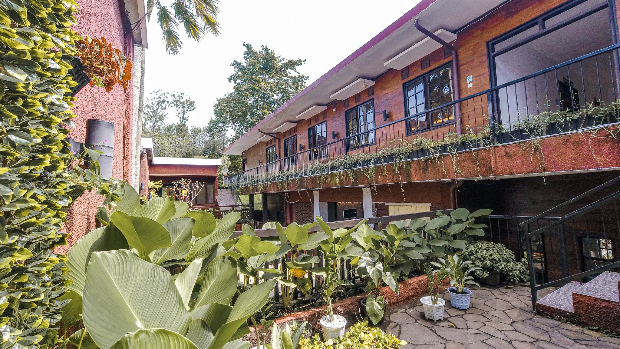 Rollaas Hotel and Resort 3/29