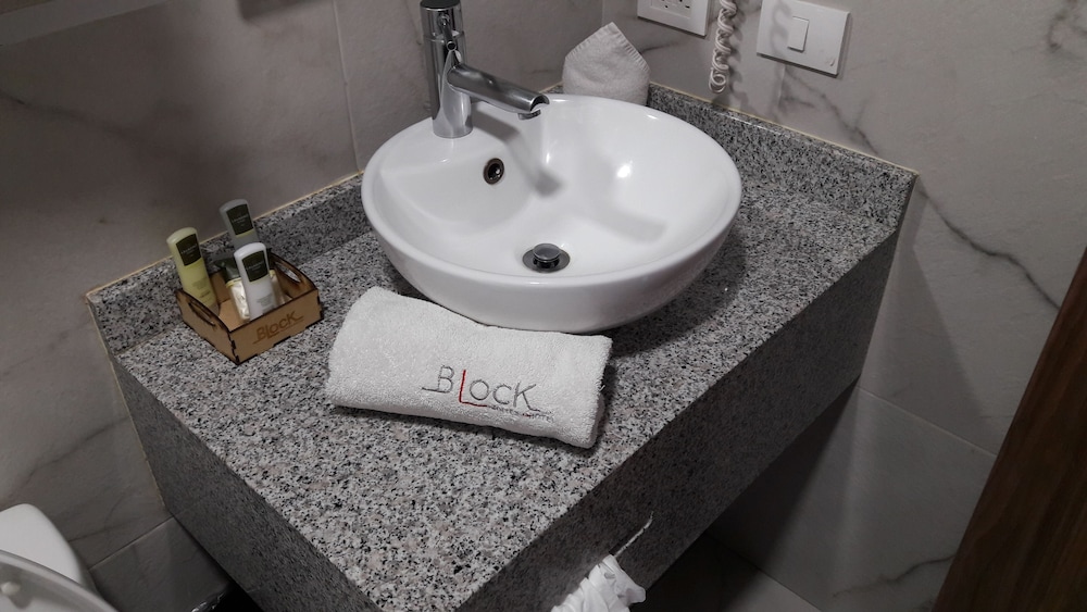 Hotel Block Suites 68/69