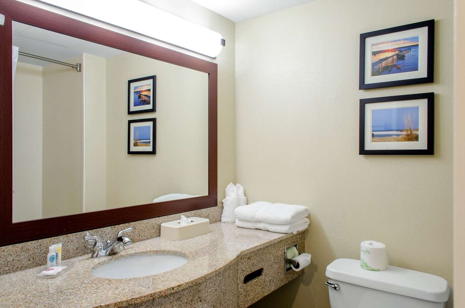 Comfort Inn and Suites Biloxi D Iberville 47/47