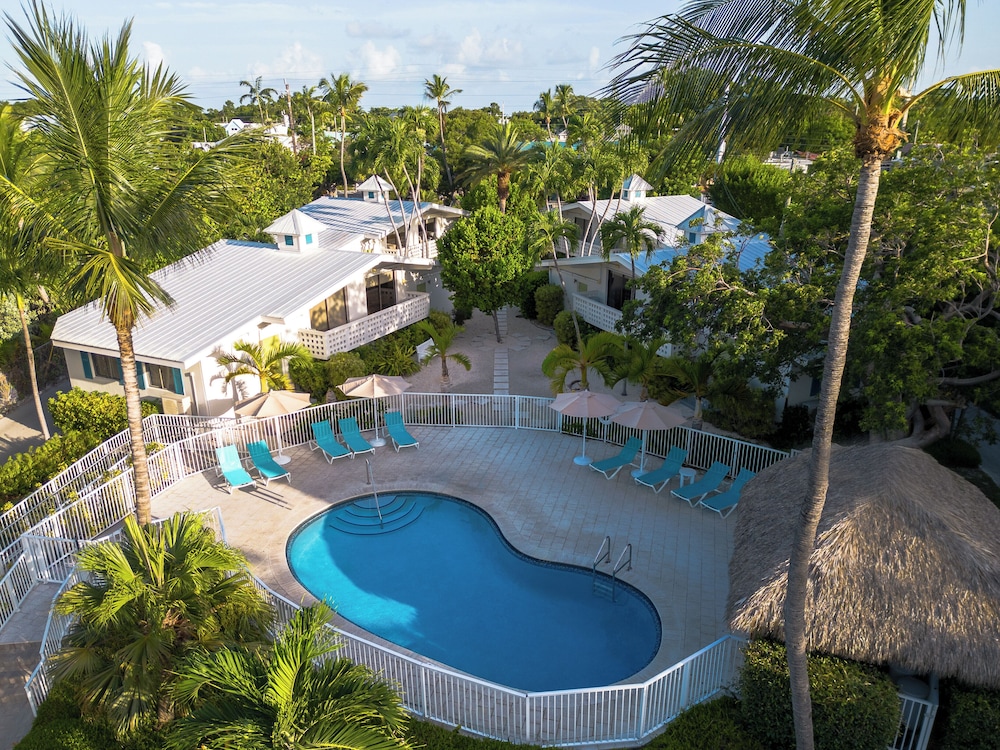 Hadley House Resort 60/64