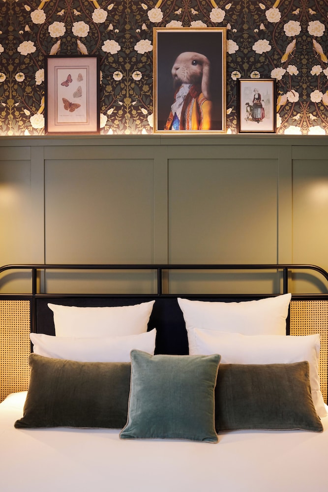 Square Lodge Hotel La Roche sur Yon - Handwritten Collection 5/46