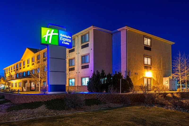 Holiday Inn Express Suites Alamosa 4/48