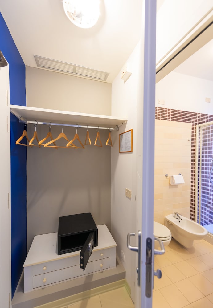 L'alba Hotel 25/72