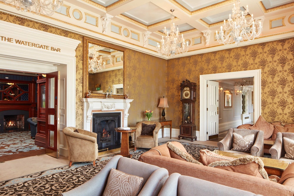 MANOR HOUSE COUNTRY HOTEL 38/56
