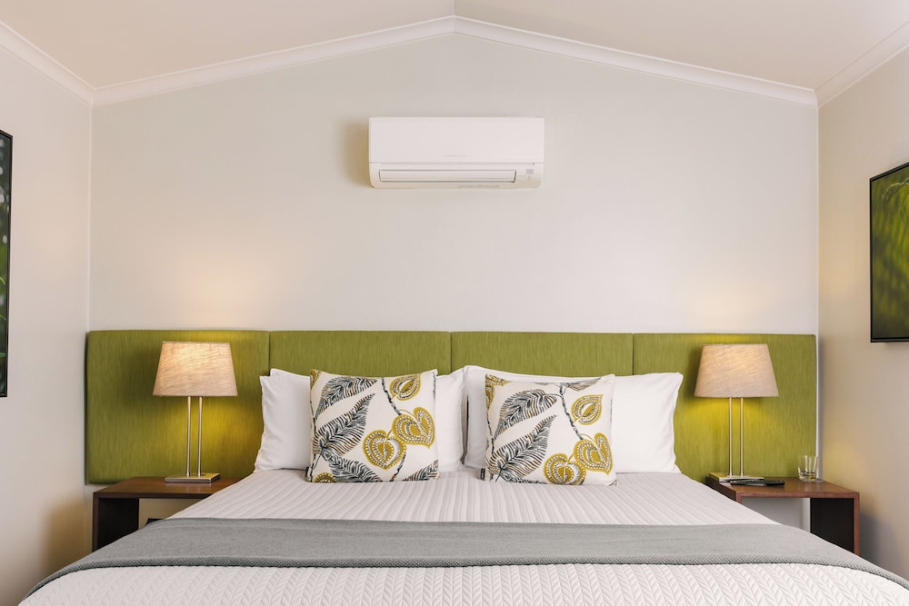Falls, Luxury, Villa, King Bed
