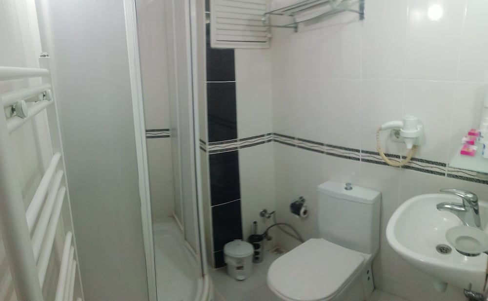 AVE MARIA HOTEL 21/65