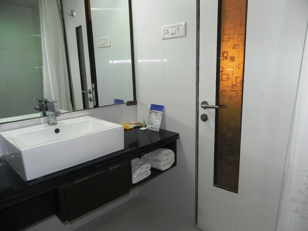 Hotel Reeva Regency 29/29