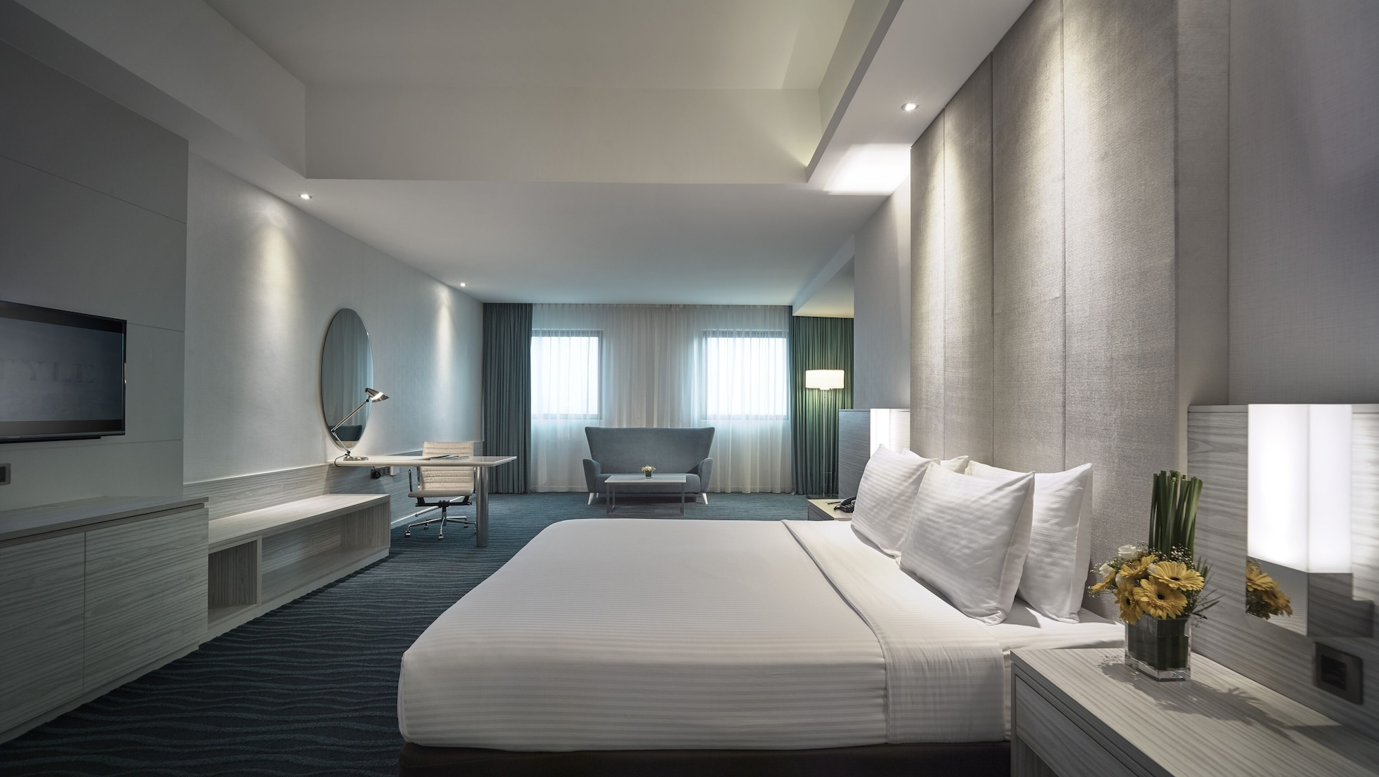DELUXE ROOM