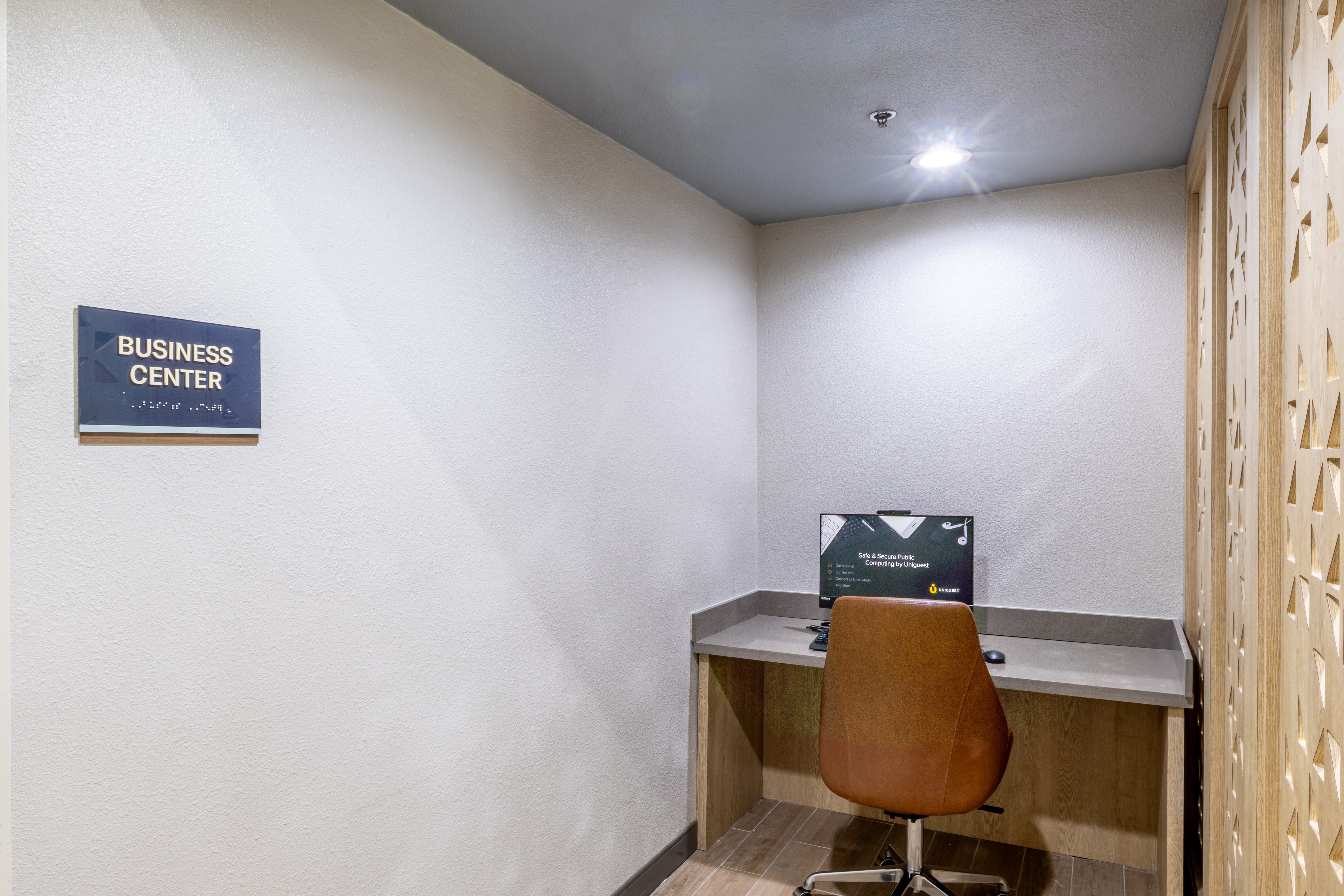 Candlewood Suites Wichita Northwest by IHG 26/54