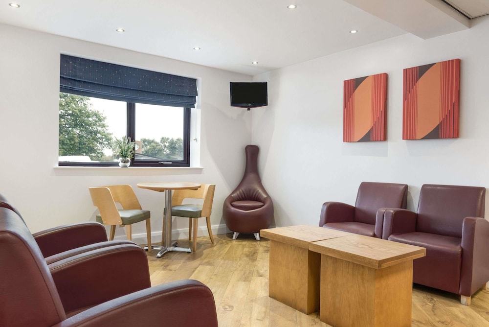 Days Inn by Wyndham Corley NEC M6 16/28