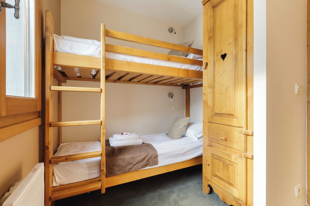 3 Bedrooms, Family, Apartment, Double and Twin Beds, Bunk Bed, 2 Bathrooms، Residence & Spa Vallorcine Mont-Blanc 7/10