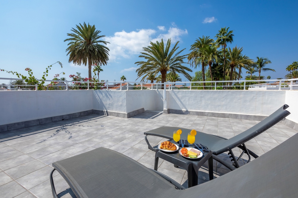 Sol Barbacan Apartments 32/72