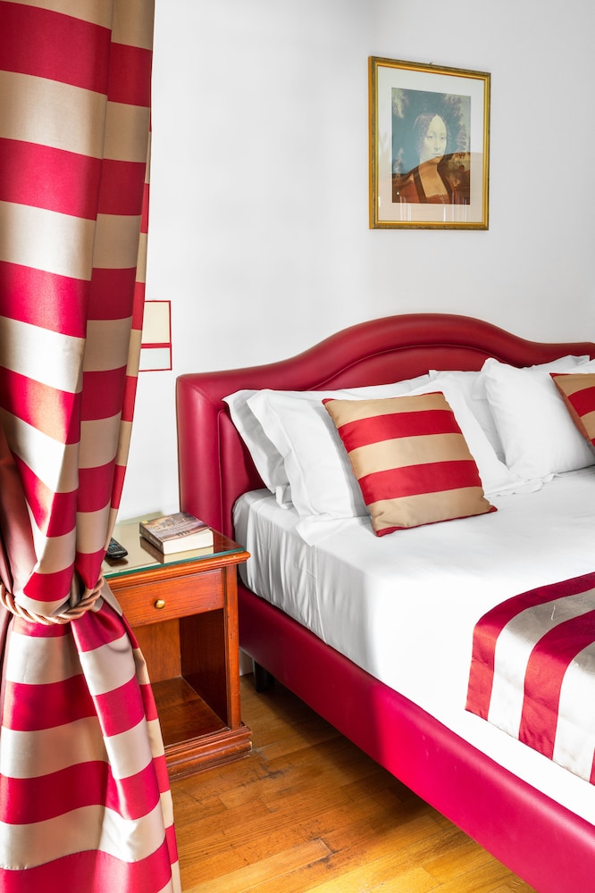 ROOM, TRIPLE