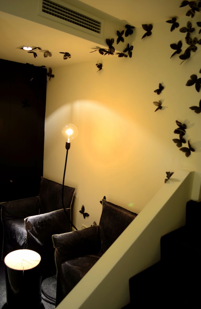 Charming House DD724 33/44