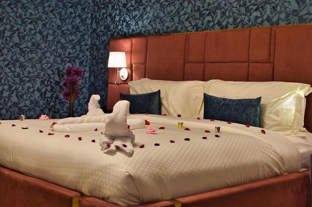 RODINA Hotel 6/49