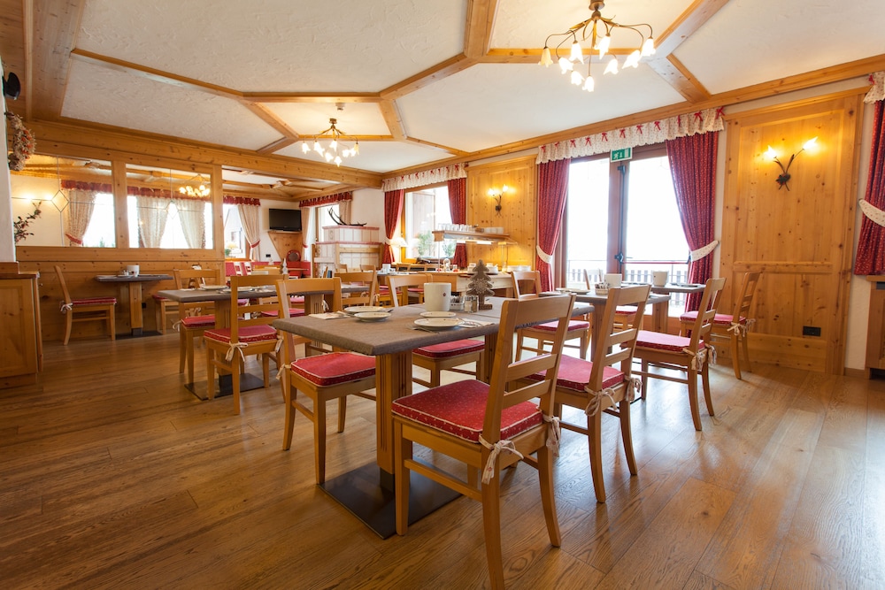 La Vallee Blanche Hotel 56/69