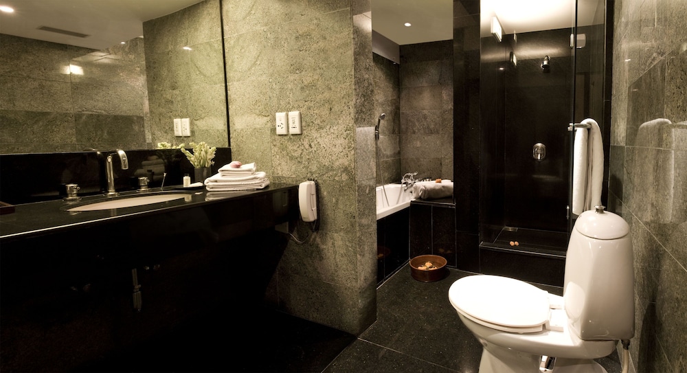 The Manor New Delhi 25/74