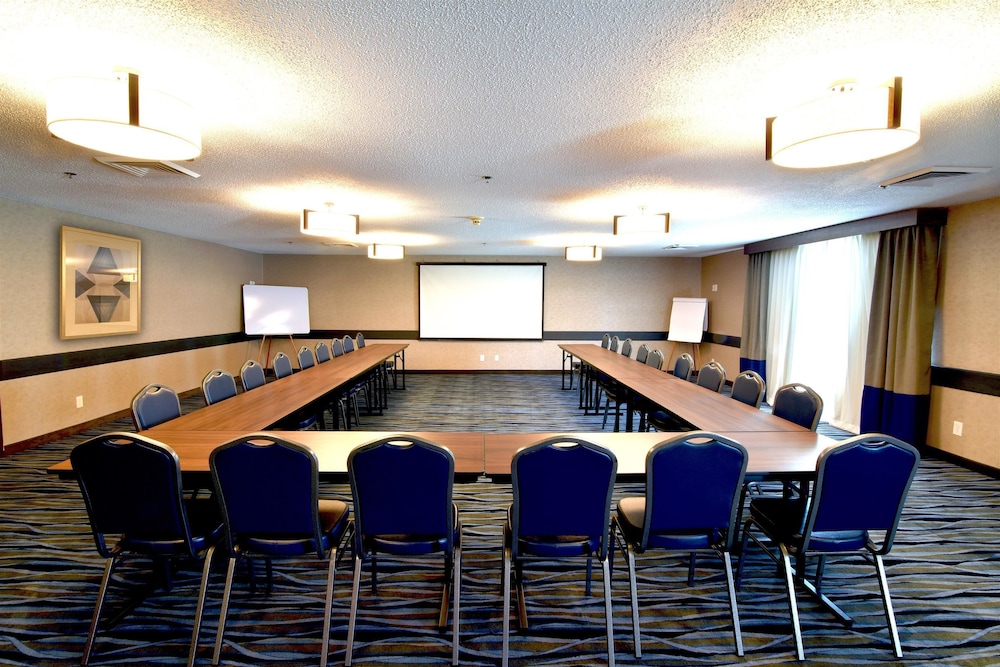 Best Western Plus Flint Airport Inn & Suites 34/38