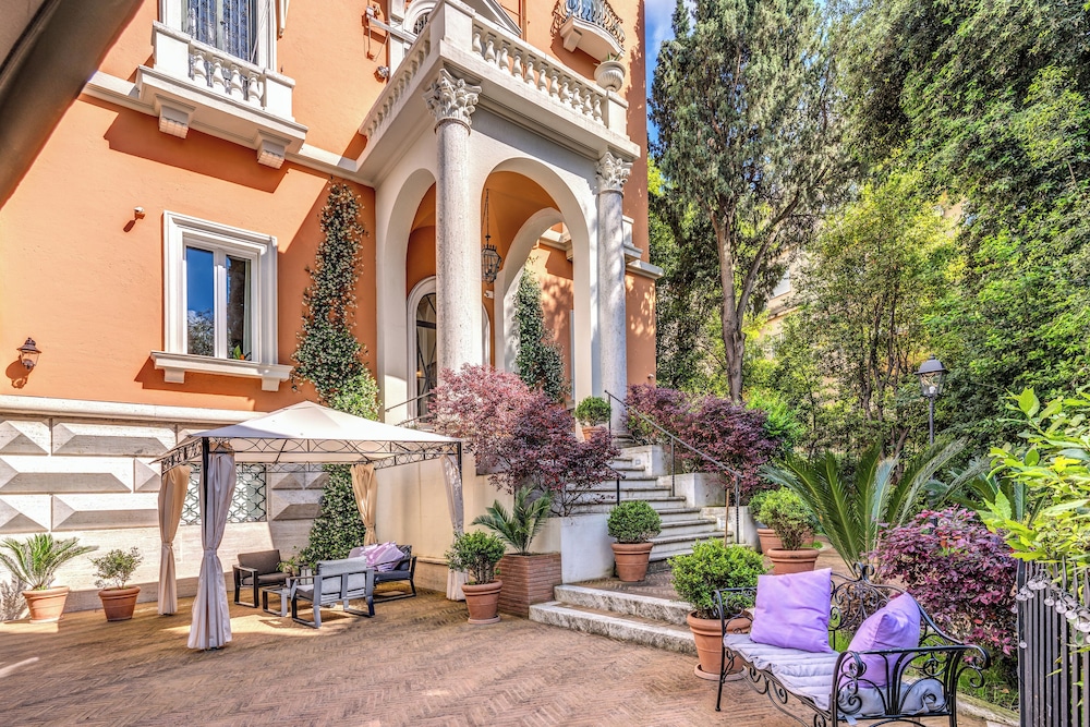 Hotel Villa Mangili 84/89